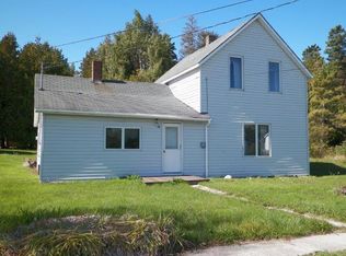 115 N Erie St, De Tour Village, MI 49725