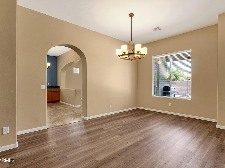 2403 E Robb Ln — Photo 9