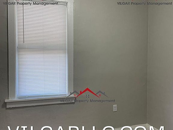 3rd image of 3810 Deal St Unit 2