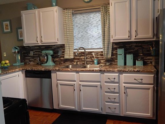 5th image of 2929 Castlebrook Ave