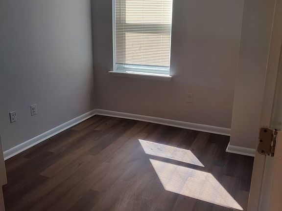 4th image of 883 N 42nd St #D