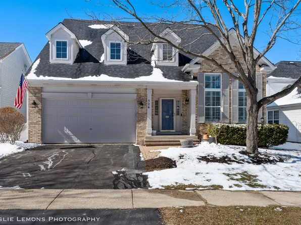 526 Windett Ln, Geneva, IL 60134