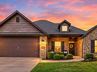 1120 Huntleigh Dr, Bentonville, AR 72713