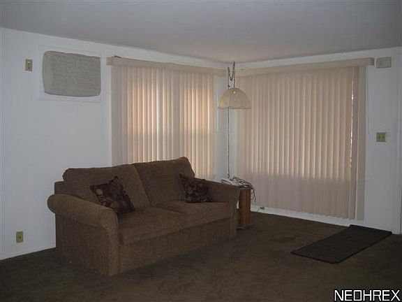 4th image of 241 Parkway Dr
