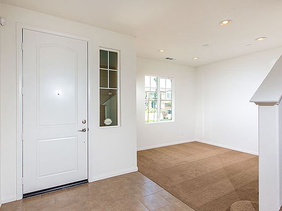 Entry - Den