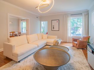 5811 N Winthrop Ave #1, Chicago, IL 60660