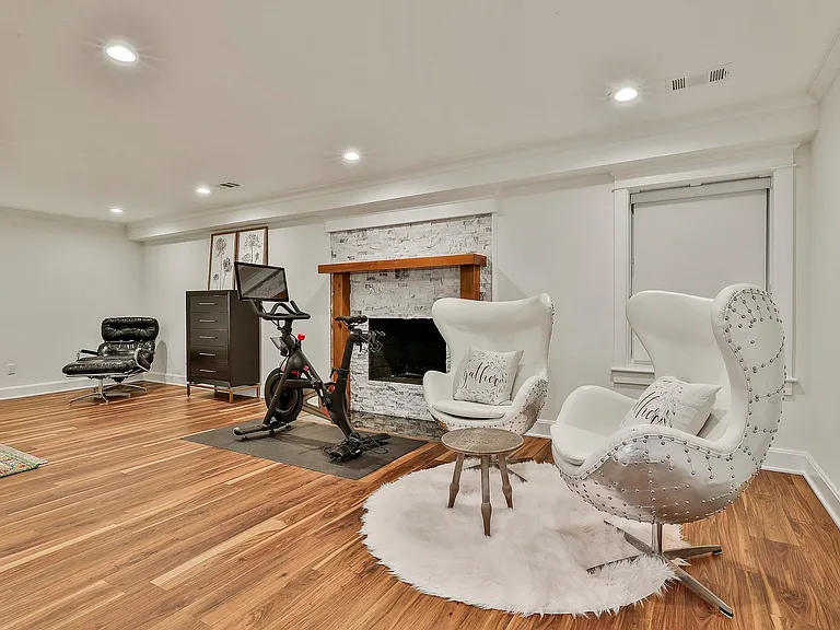 410 Thornton Lane — Photo 17