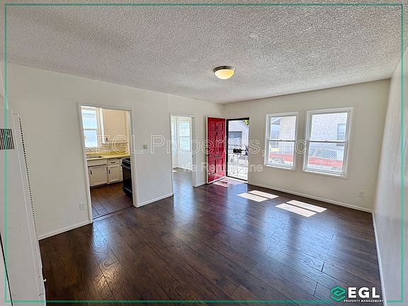 3rd image of 315 W Queen St APT B
