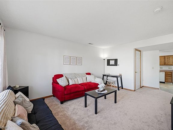 4th image of 1138 Oxford Cir
