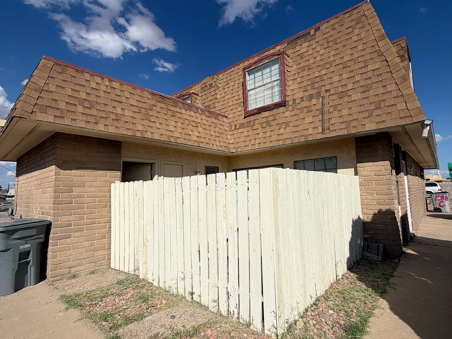 10811 Hubbard Ct — Photo 1