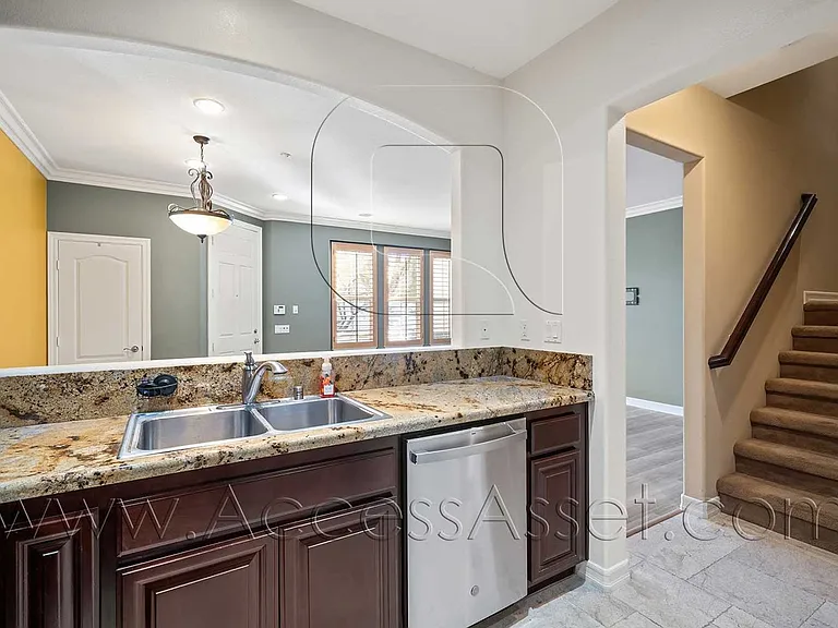 28929 Frankfort Ln — Photo 11