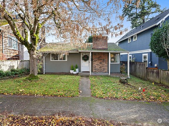 2nd image of 5042 35th Avenue NE