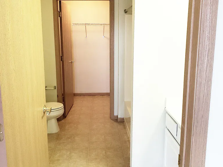 Prairie Crest Apartments — Photo 11