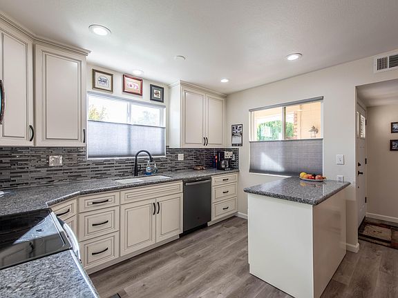 3rd image of 10314 W Audrey Dr