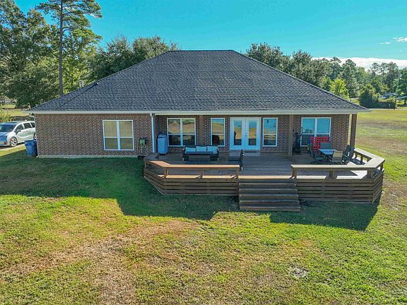 3rd image of 731 Lake Rd