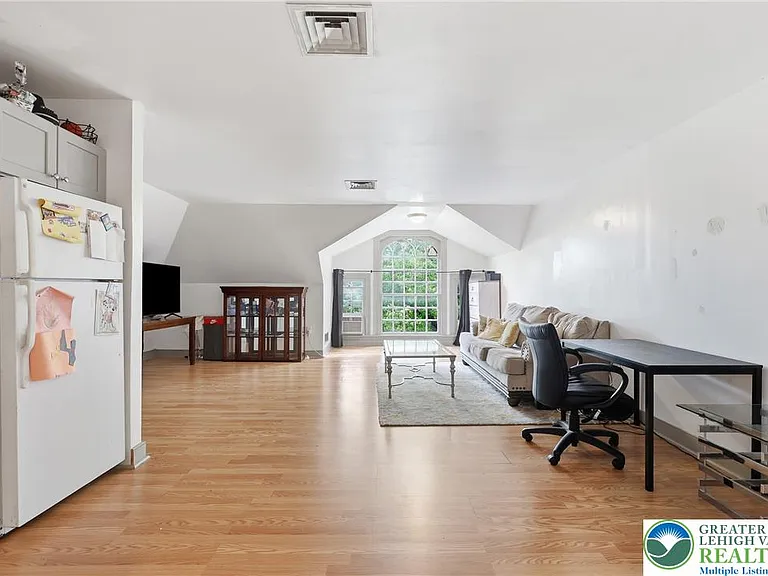 202 N 17th St #D — Photo 4