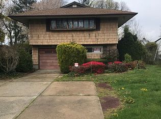103 Davison Ave, Oceanside, NY 11572