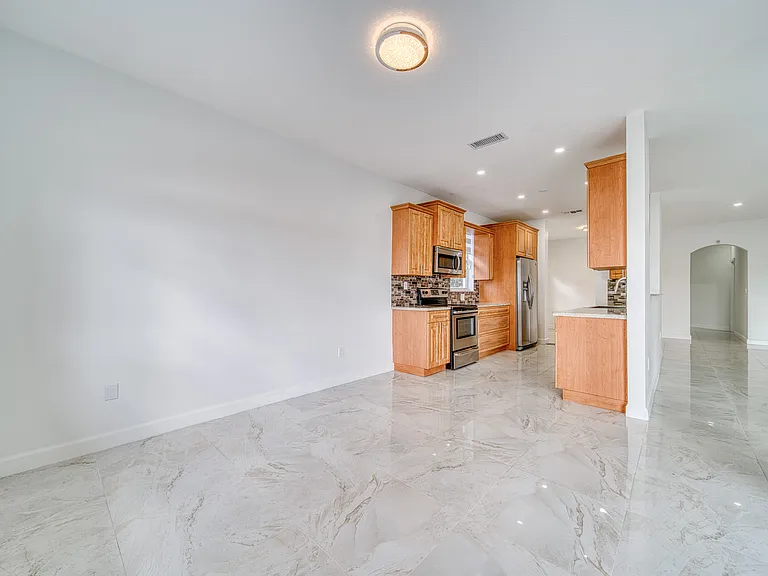 15950 SW 71st Ter — Photo 10