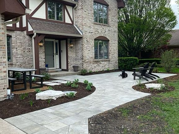 2nd image of 1712 Lakeview Dr