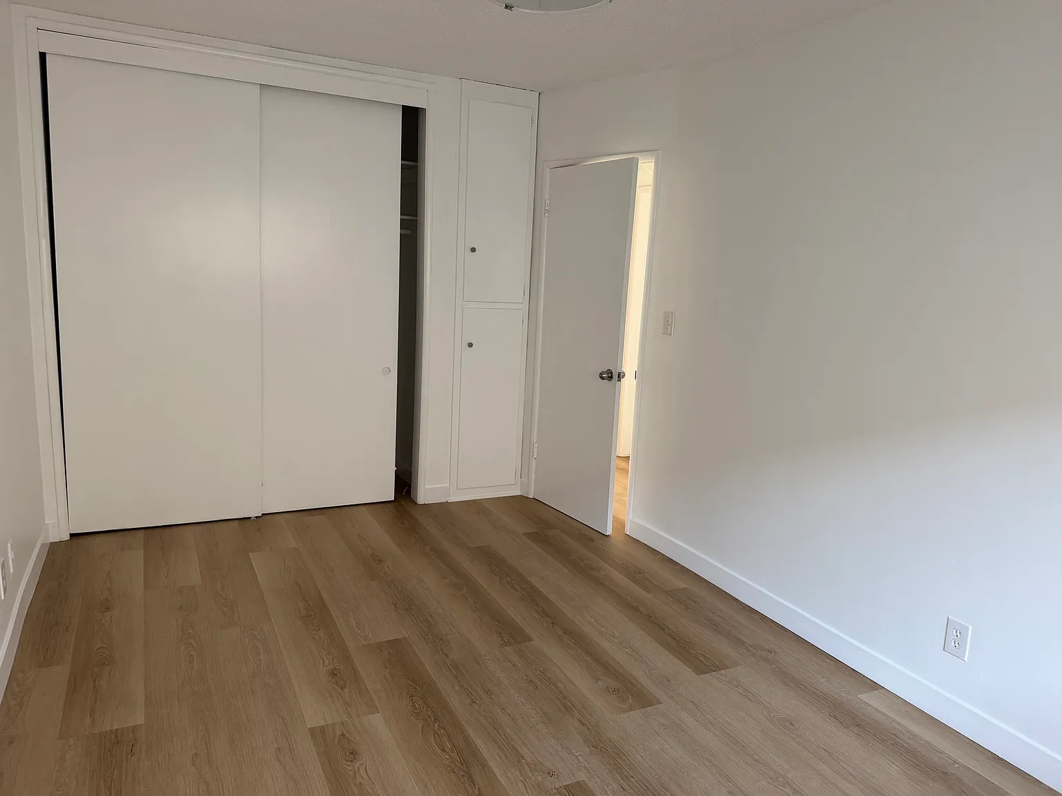 2 bed, 850 sqft, $2,400 — Photo 4