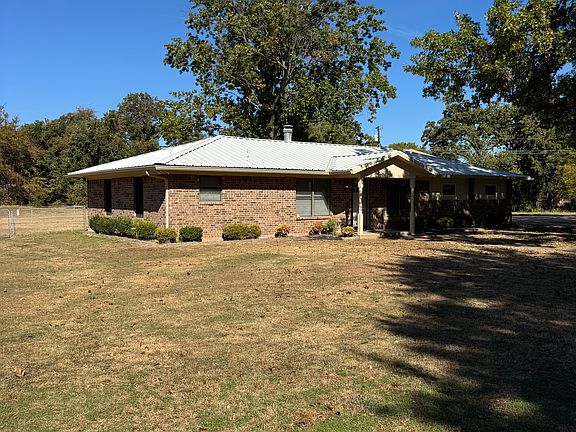 2nd image of 121 Club View Dr