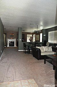 3rd image of 22 Blue Fern Ct