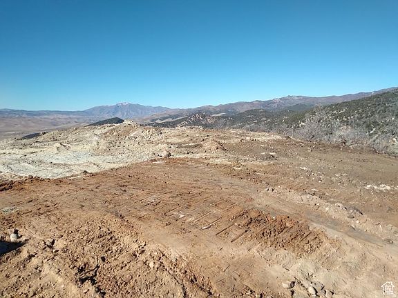 5th image of 445 Storm Mountain Dr