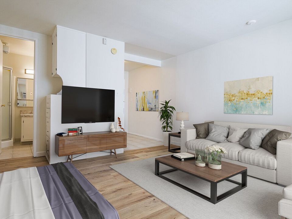1st image of 509 S Manhattan Pl APT 209