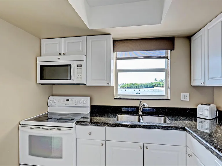 1820 New Palm Way #201 — Photo 14