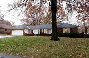 1st image of 9959 Foster St