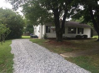 4320 Pinewood Ter, Kernersville, NC 27284