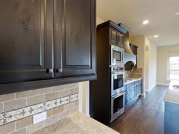 4th image of 9108 Sandhills Dr