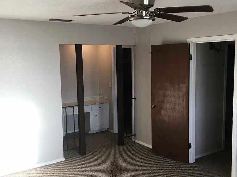 4584 Mistletoe Dr — Photo 10
