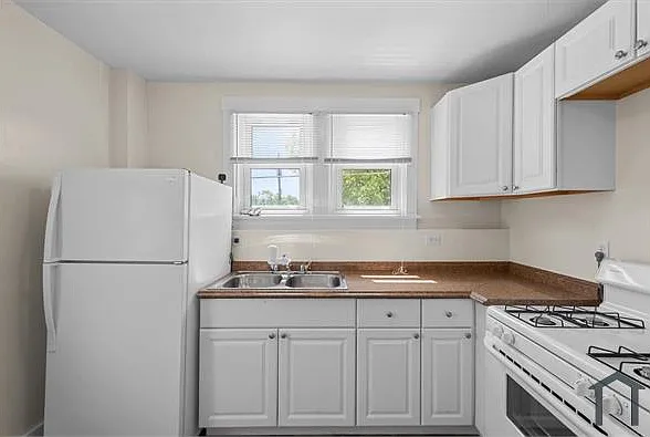 915 Chartiers Ave #2 — Photo 12