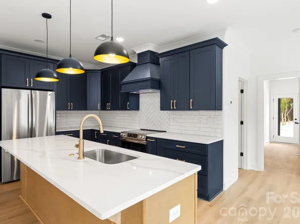 1800 Vinton St, Charlotte, NC 28216