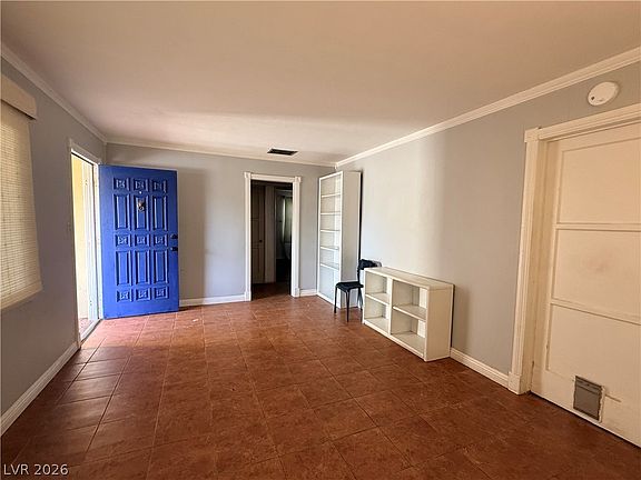 4th image of 483 Hazel St
