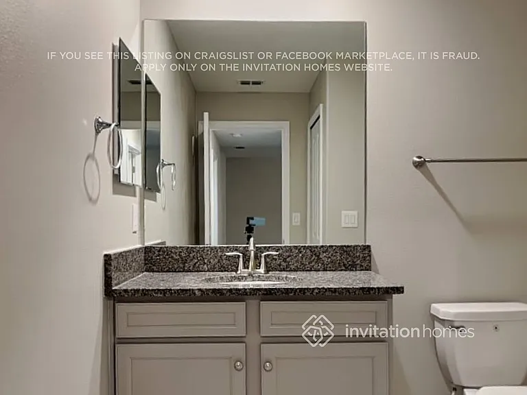 2888 Coach Manors Way — Photo 16