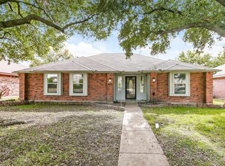 2032 Lansdown Dr, Carrollton, TX 75010