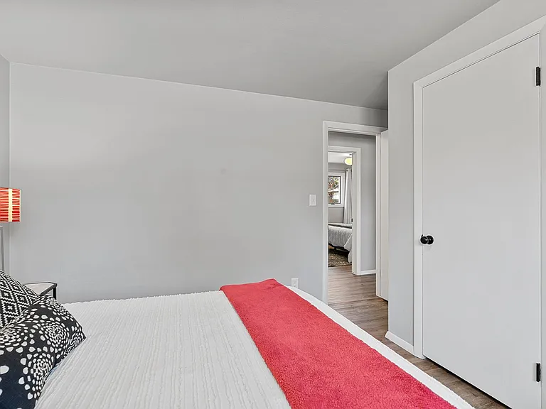 2627 S Jackson St — Photo 17