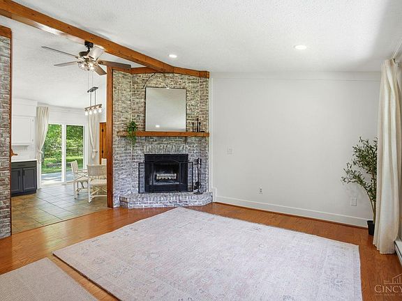 4th image of 1643 Woodville Pike