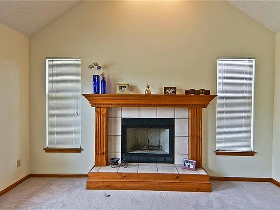 4th image of 320 NE Dreamweaver Ave