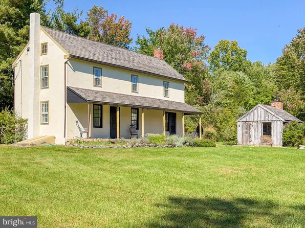 49 Ropewalk Rd, Upper Black Eddy, PA 18972