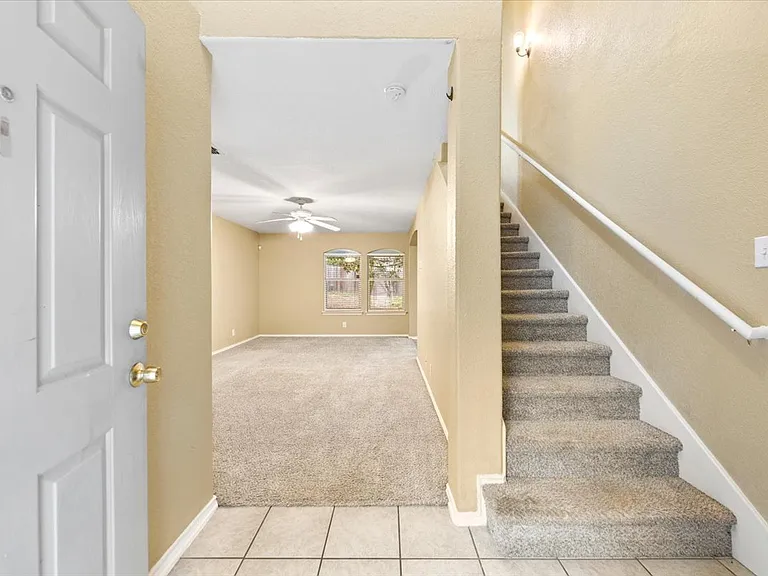 5519 Tomas Cir — Photo 3