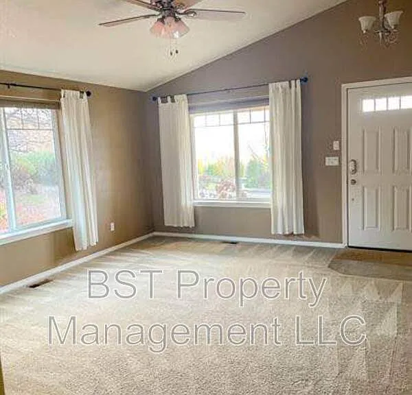 6913 Owl Dr SE — Photo 5