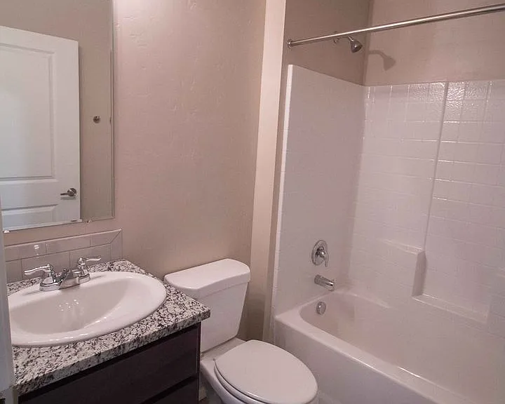310-330 W Greenhurst Rd #350 — Photo 15