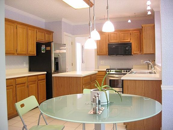 Kitchen with Breakfast Area