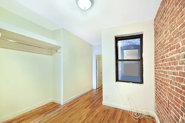 Rented by Compass | media 21