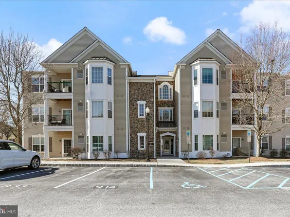 633 Creekside Dr #71, Brookhaven, PA 19015