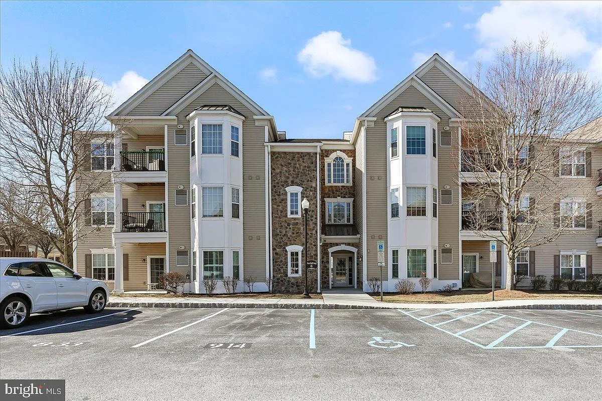 633 Creekside Dr #71 photo 1