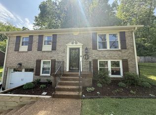 525 Holt Valley Rd, Nashville, TN 37221